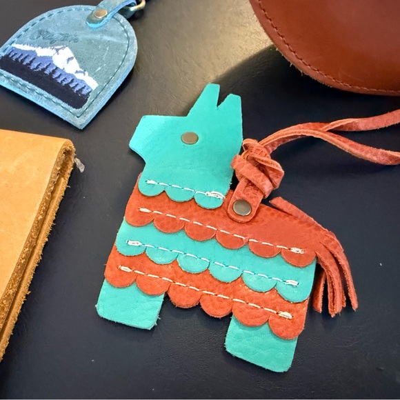 6! Portland Leather Goods collection - Picture 4 of 9